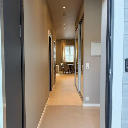 Modern With Private Parking Διαμέρισμα *